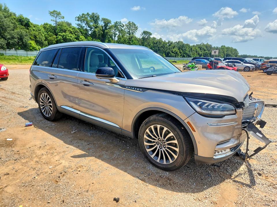 Photo 4 from auction – 2020 LINCOLN AVIATOR with VIN 5LM5J7XC7LGL29455