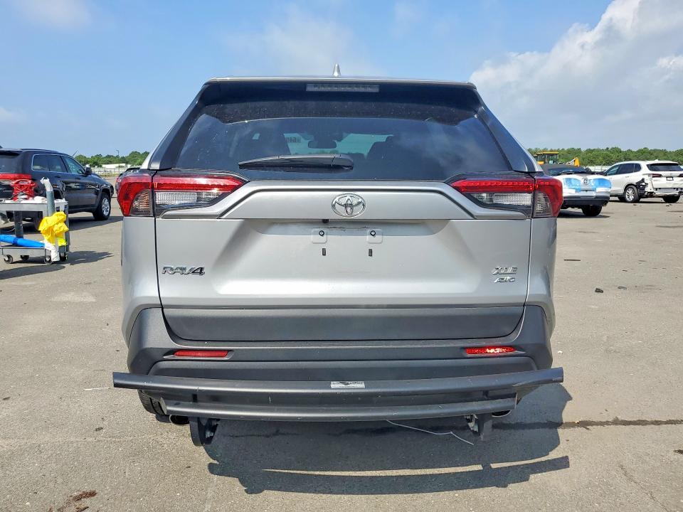 Photo 6 from auction – 2020 TOYOTA RAV4 with VIN 2T3A1RFV8LW115910