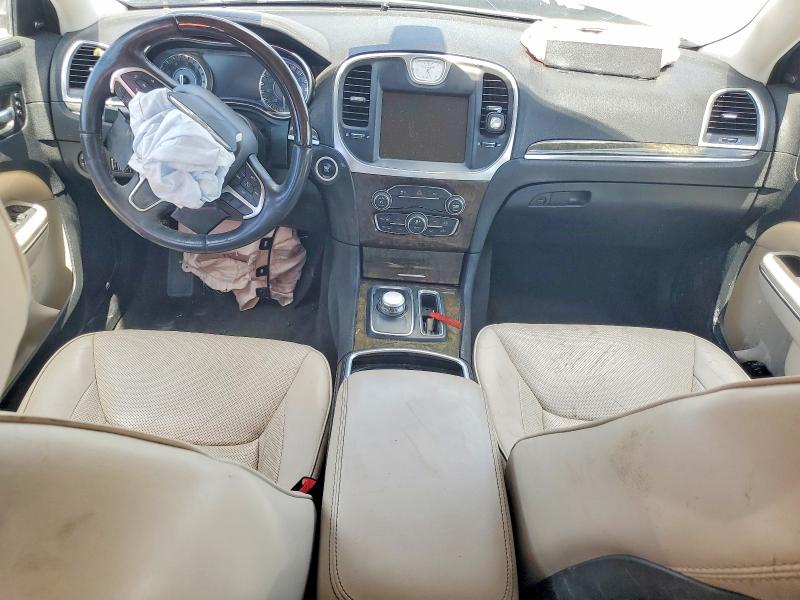 Photo 8 from auction – 2016 CHRYSLER 300C with VIN 2C3CCAEG2GH111160