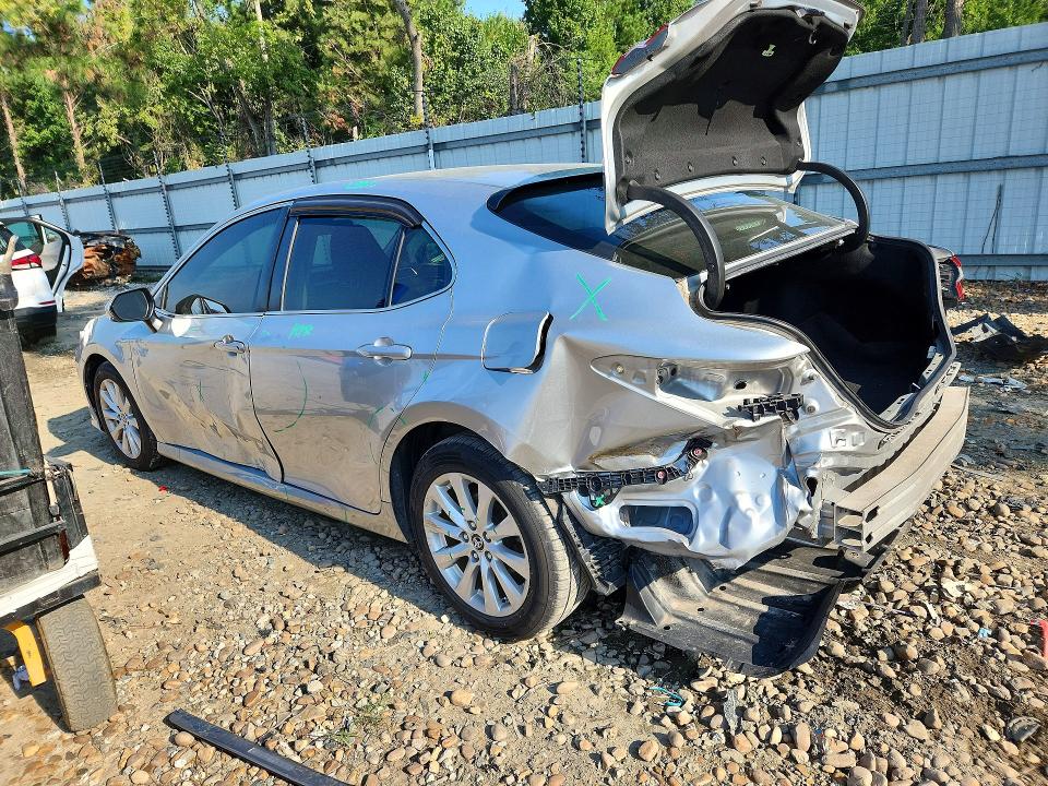 Photo 2 from auction – 2018 TOYOTA CAMRY with VIN JTNB11HK7J3041304