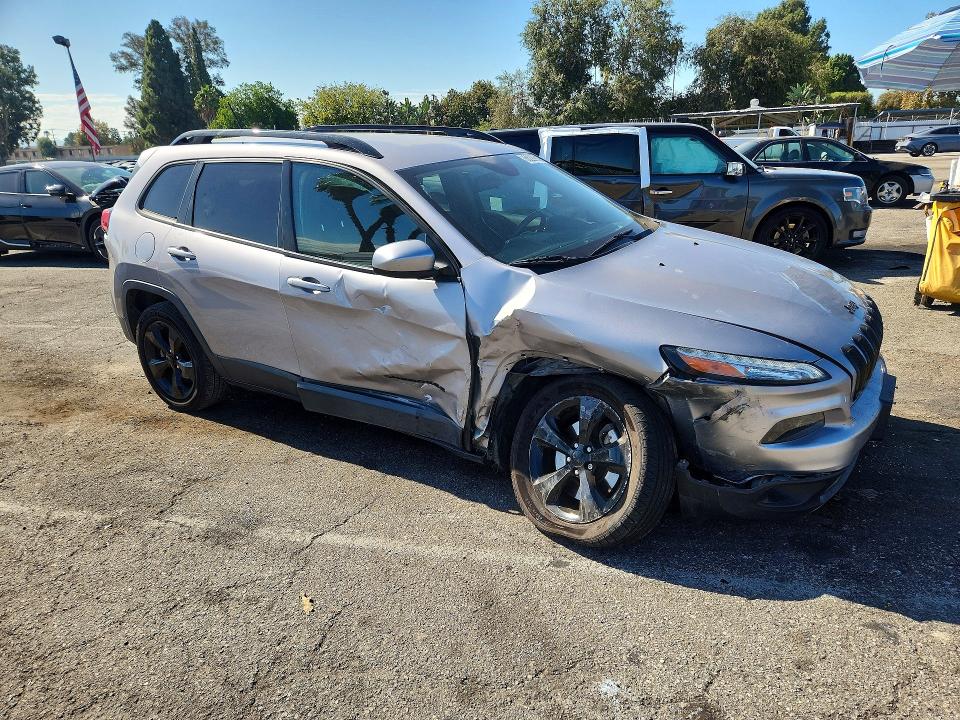 Foto 4 de la subasta – 2018 JEEP CHEROKEE con VIN 1C4PJLCB4JD557594