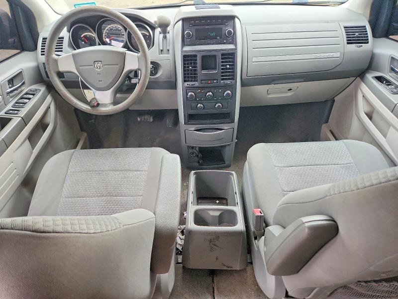 Photo 8 from auction – 2010 DODGE GRAND CARAVAN with VIN 2D4RN4DE4AR326870