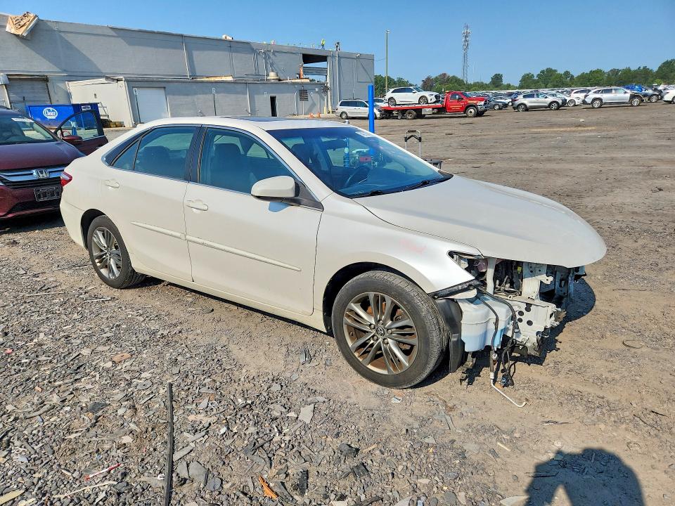 Photo 4 from auction – 2015 TOYOTA CAMRY with VIN 4T1BF1FK3FU072524