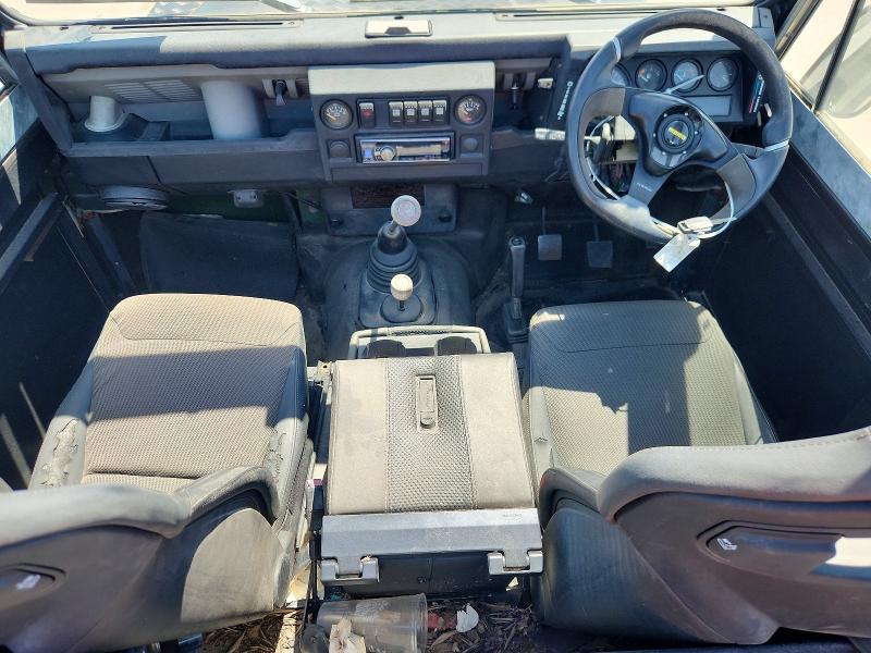 Photo 8 from auction – 1995 LAND ROVER DEFENDER with VIN SALLDVAF7MA956883