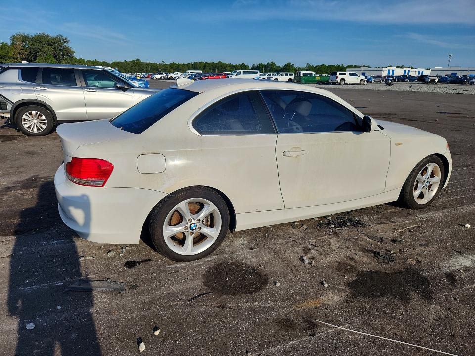 Photo 3 from auction – 2011 BMW 128 with VIN WBAUP7C51BVP21427
