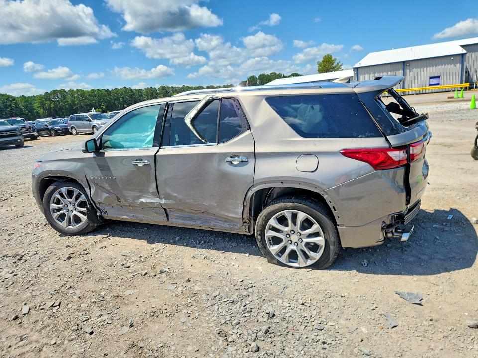 Photo 2 from auction – 2018 CHEVROLET TRAVERSE with VIN 1GNERKKWXJJ153299