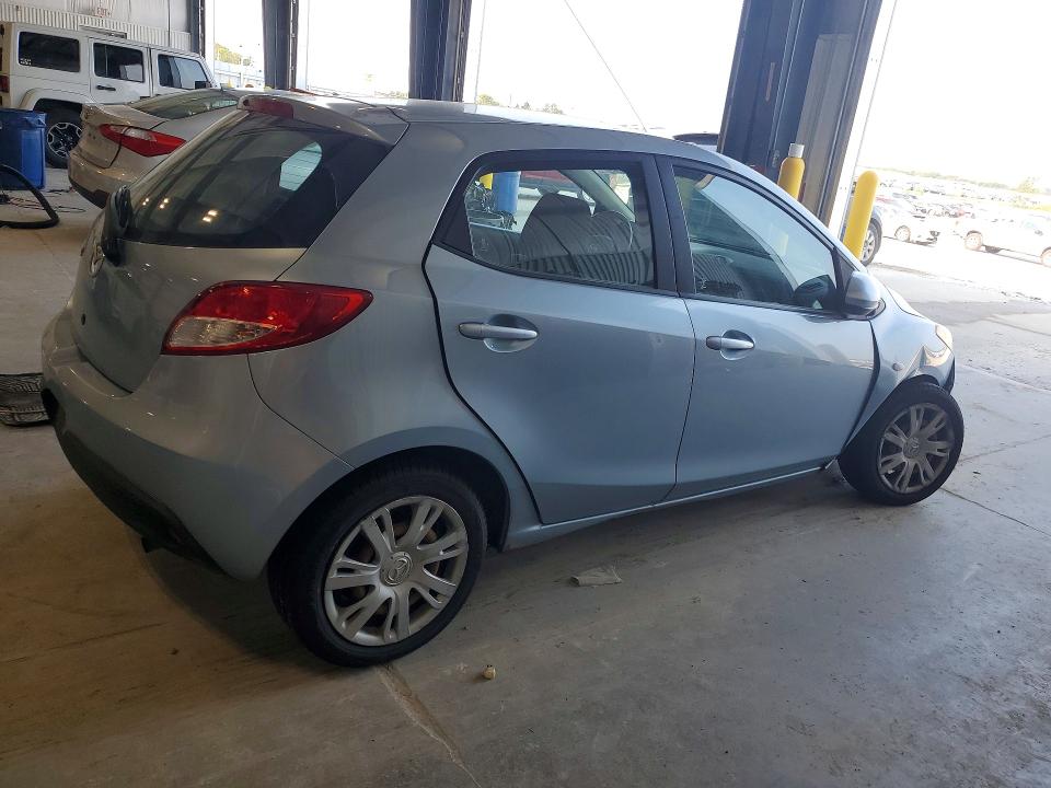 Photo 3 from auction – 2013 MAZDA MAZDA2 with VIN JM1DE1KY8D0170723
