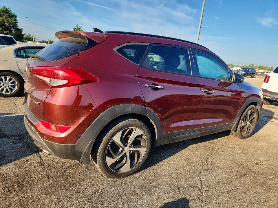 Zdjęcie 3 z aukcji – 2016 HYUNDAI TUCSON z VIN KM8J33A21GU090836