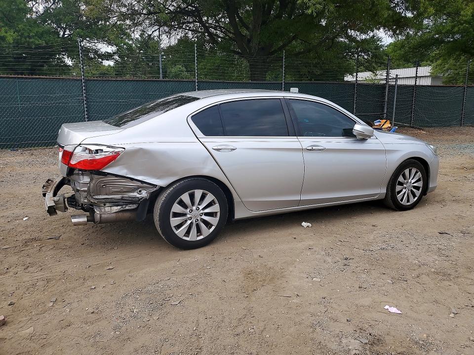 Photo 3 from auction – 2015 HONDA ACCORD with VIN 1HGCR2F71FA137553