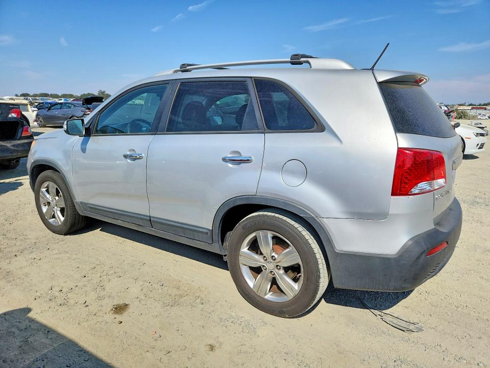 Photo 2 from auction – 2012 KIA SORENTO with VIN 5XYKU4A22CG201305