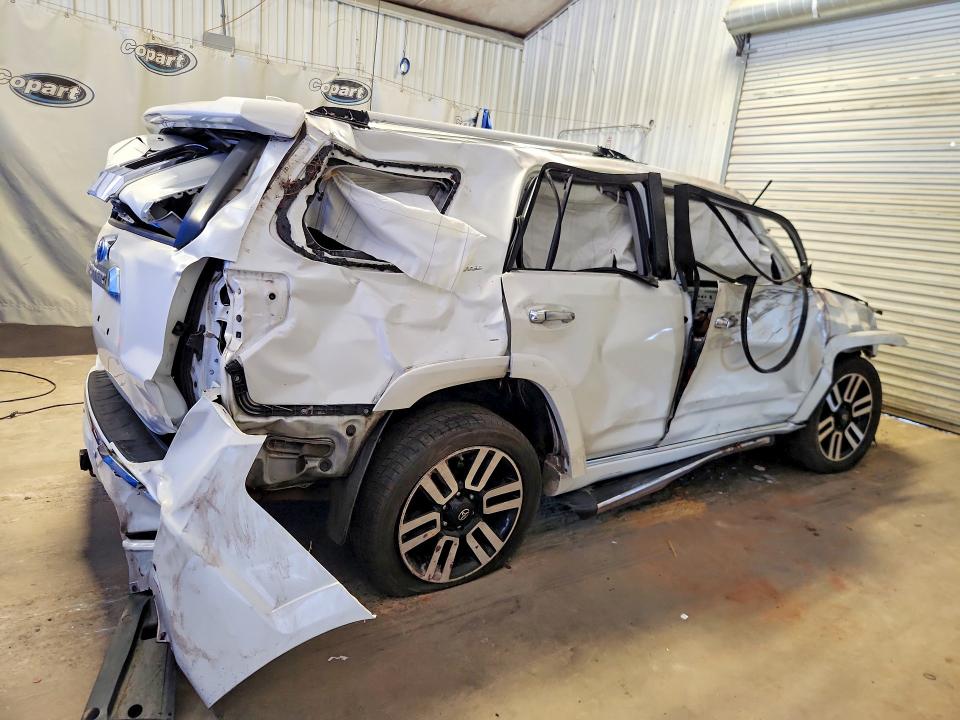 Photo 3 from auction – 2016 TOYOTA 4RUNNER with VIN JTEZU5JR5G5116793