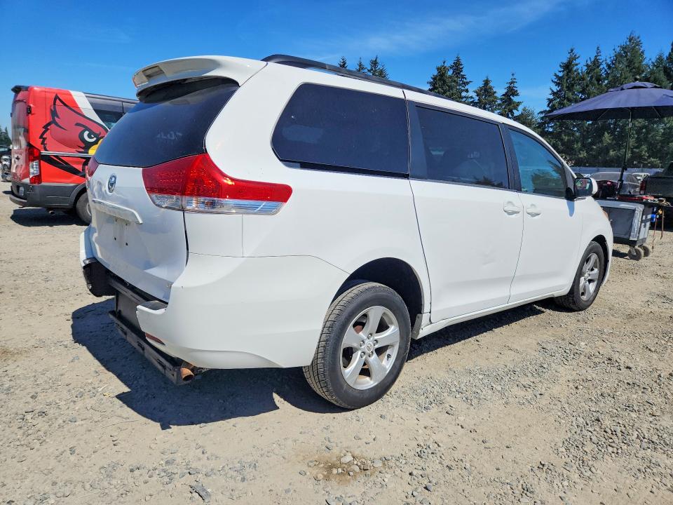 Фото 3 с аукциона – 2011 TOYOTA SIENNA с VIN 5TDKK3DC3BS077339