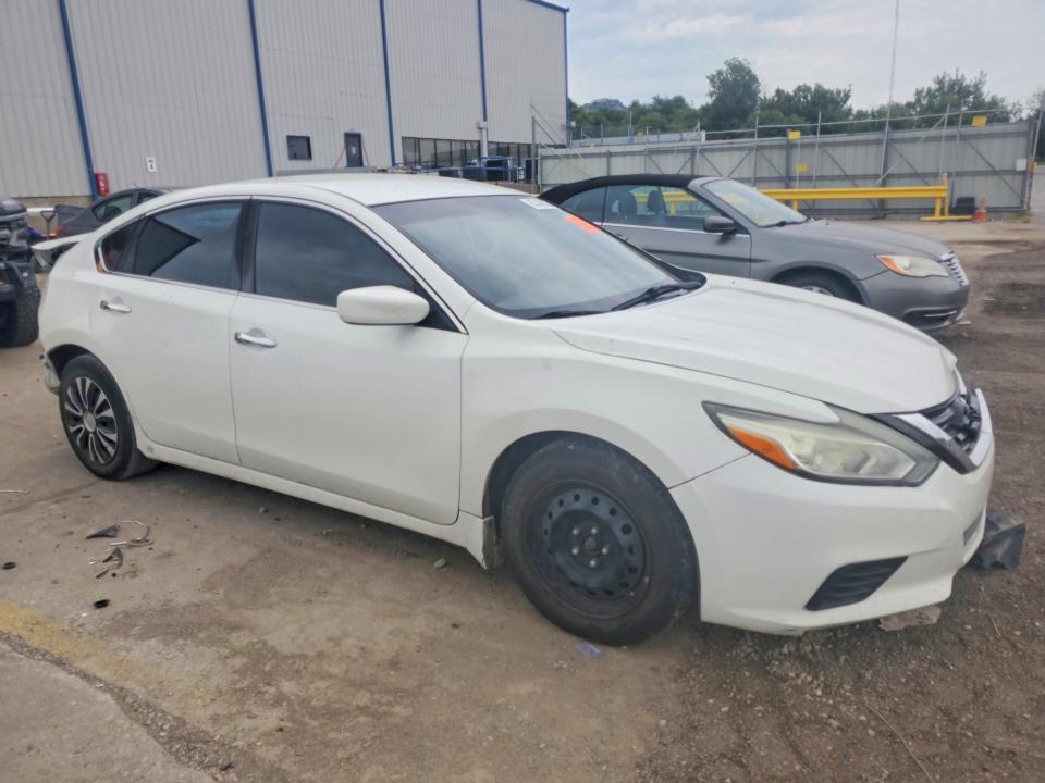 Photo 4 from auction – 2016 NISSAN ALTIMA with VIN 1N4AL3AP1GC145782
