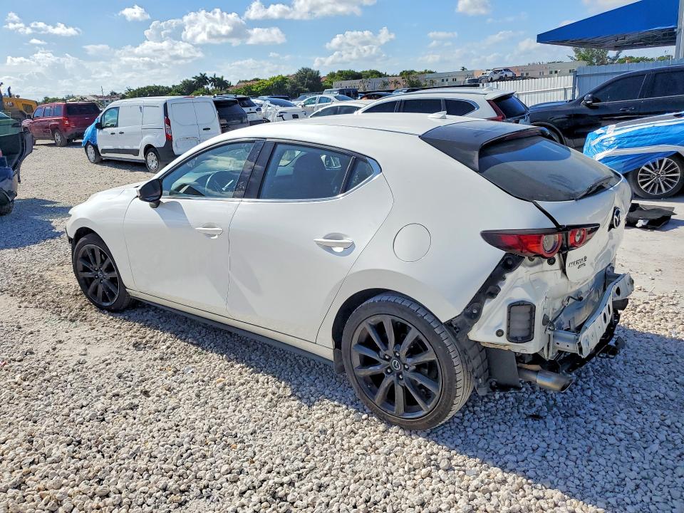 Photo 2 from auction – 2019 MAZDA 3 with VIN JM1BPBNM3K1124207