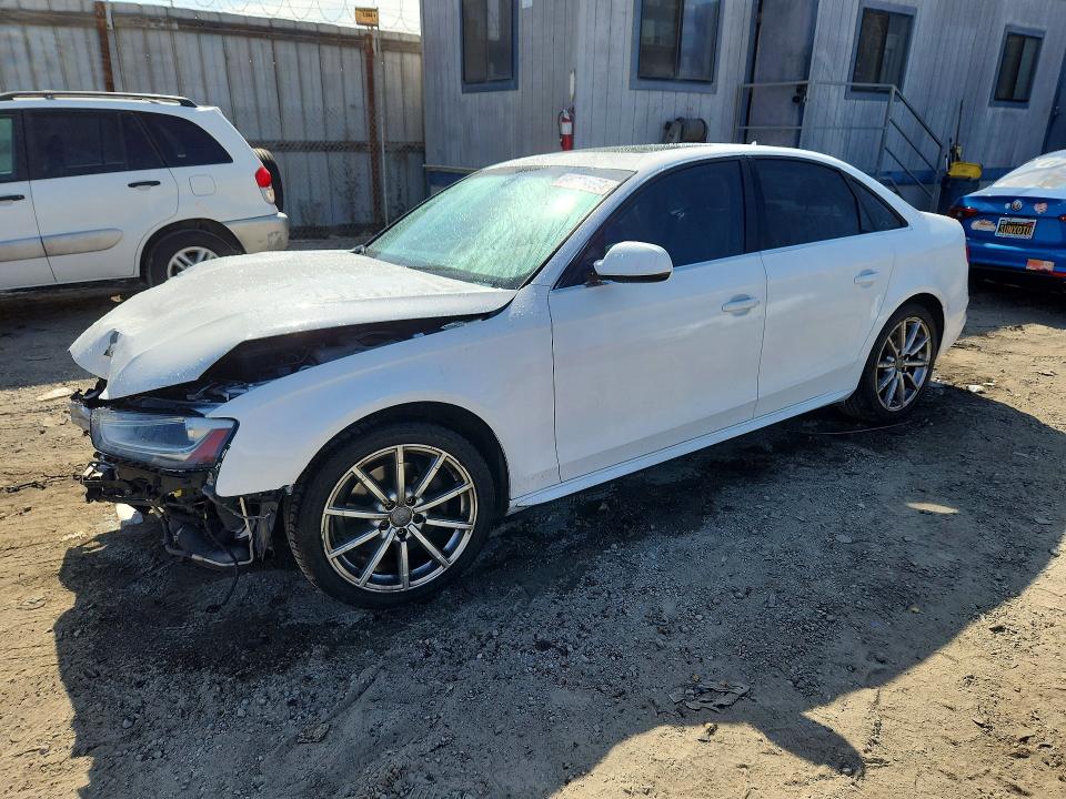 AUDI A4 2015 con VIN WAUEFAFL6FN015185 - Foto de la subasta