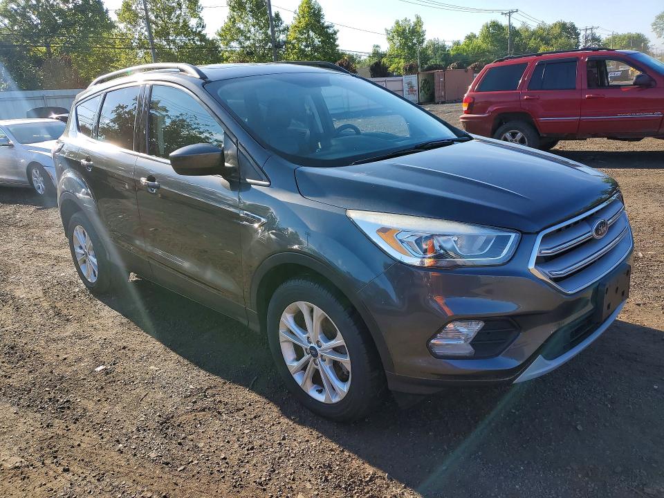 Photo 4 from auction – 2018 FORD ESCAPE with VIN 1FMCU9HD3JUA01453