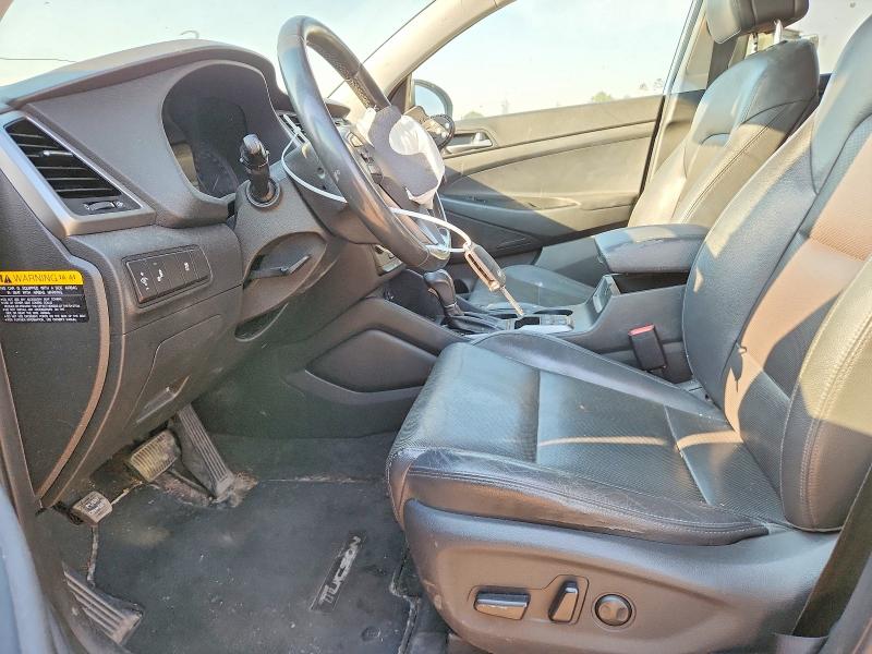 Photo 7 from auction – 2017 HYUNDAI TUCSON with VIN KM8J3CA40HU402759