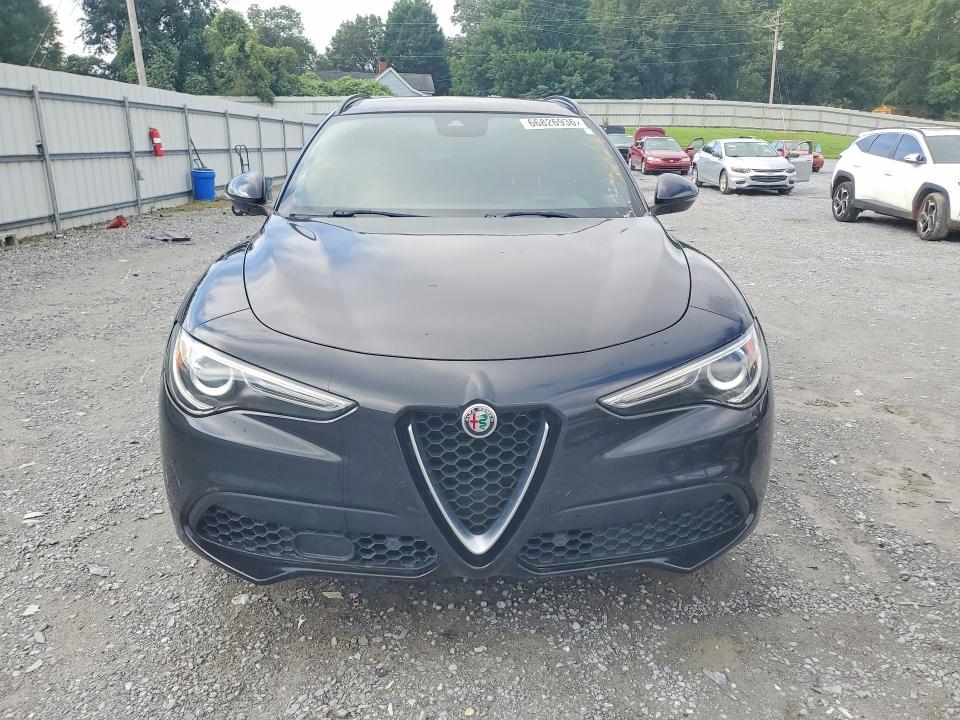 Photo 5 from auction – 2018 ALFA ROMEO STELVIO with VIN ZASFAKNNXJ7B90591
