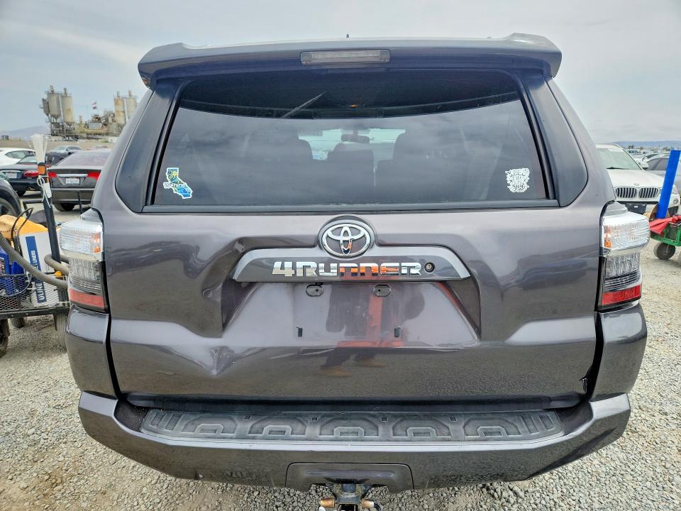 Photo 6 from auction – 2017 TOYOTA 4RUNNER with VIN JTEZU5JR1H5148805