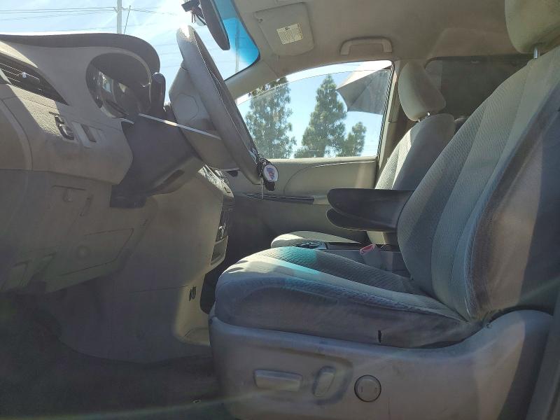 Photo 7 from auction – 2011 TOYOTA SIENNA with VIN 5TDKK3DC6BS042357