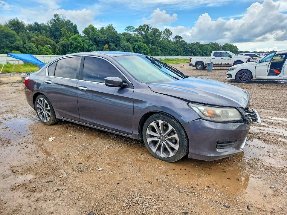 Photo 4 from auction – 2015 HONDA ACCORD with VIN 1HGCR2F54FA121328
