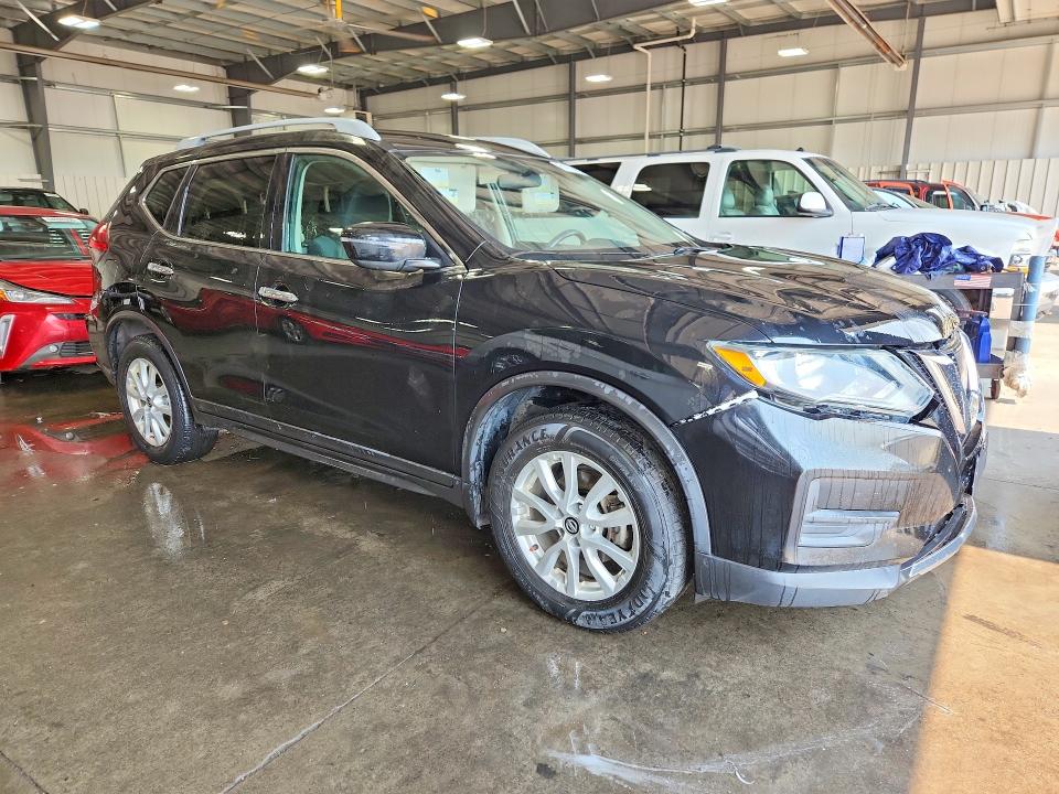 Photo 4 from auction – 2017 NISSAN ROGUE with VIN 5N1AT2MT4HC877818