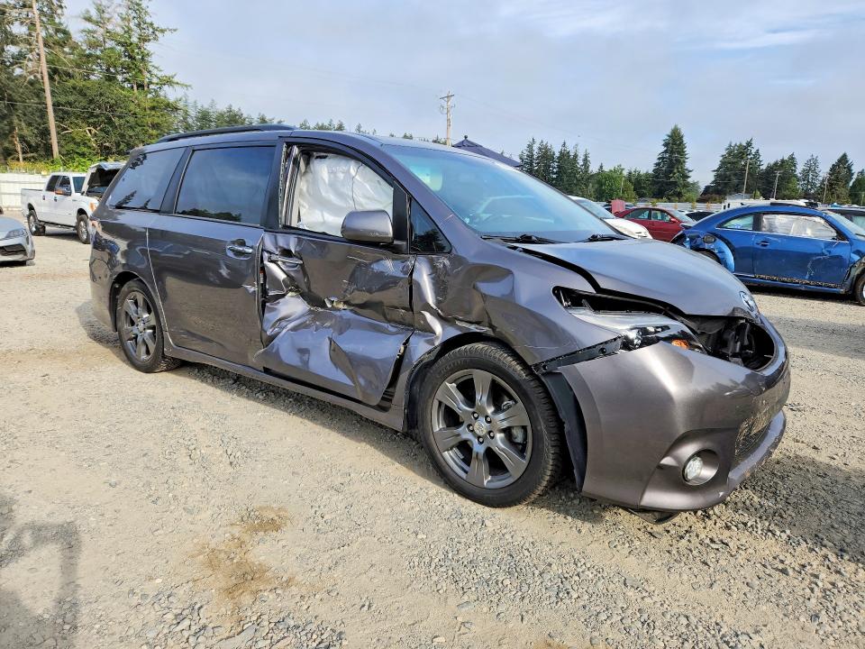 Photo 4 from auction – 2017 TOYOTA SIENNA with VIN 5TDXZ3DC3HS790459