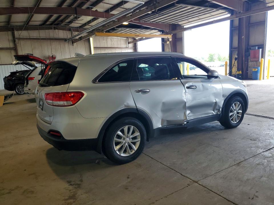 Фото 3 с аукциона – 2016 KIA SORENTO с VIN 5XYPGDA34GG039821