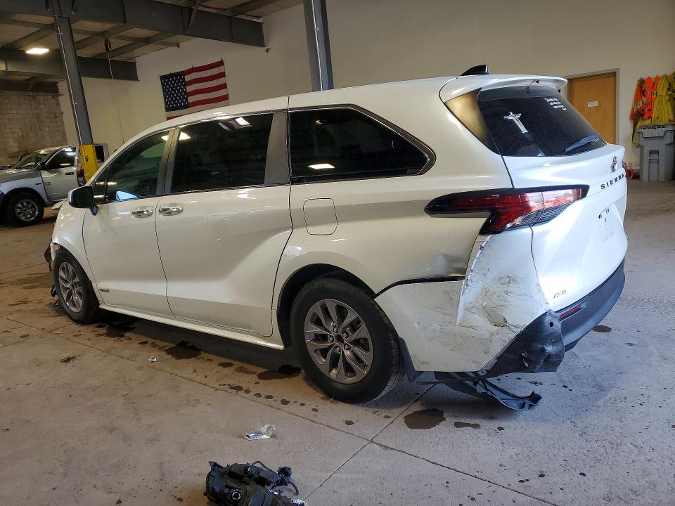 Photo 2 from auction – 2021 TOYOTA SIENNA with VIN 5TDYSKFC7MS005550