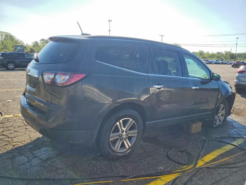 Photo 3 from auction – 2016 CHEVROLET TRAVERSE with VIN 1GNKRGKD1GJ133210