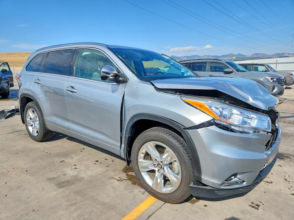 Photo 4 from auction – 2016 TOYOTA HIGHLANDER with VIN 5TDDKRFH3GS279948
