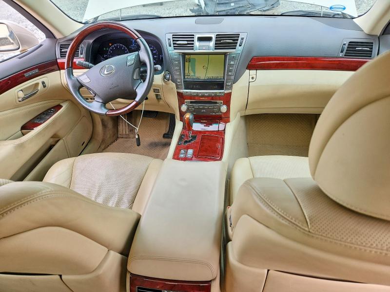 Photo 8 from auction – 2010 LEXUS LS with VIN JTHCL1EF5A5004832