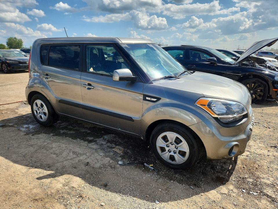 Photo 4 from auction – 2013 KIA SOUL with VIN KNDJT2A52D7587705