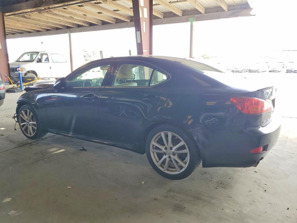 Zdjęcie 2 z aukcji – 2006 LEXUS IS z VIN JTHBE262762006193