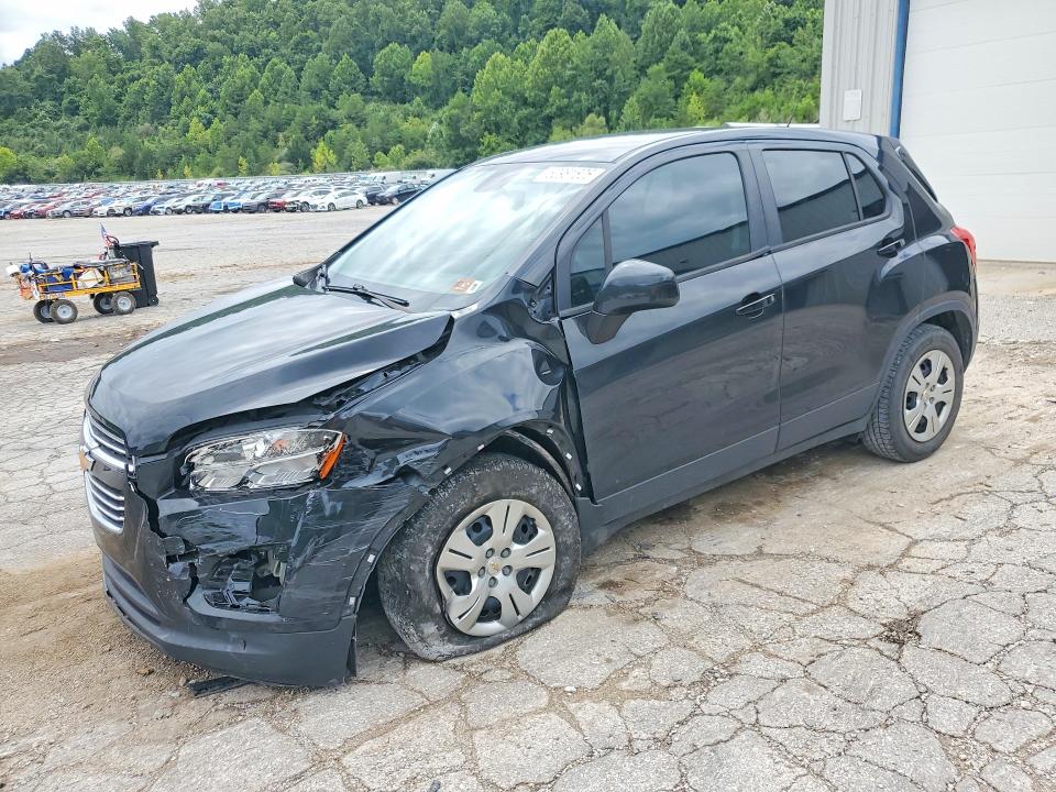 CHEVROLET TRAX 2015 with VIN KL7CJKSBXFB060141 - Photo from auction