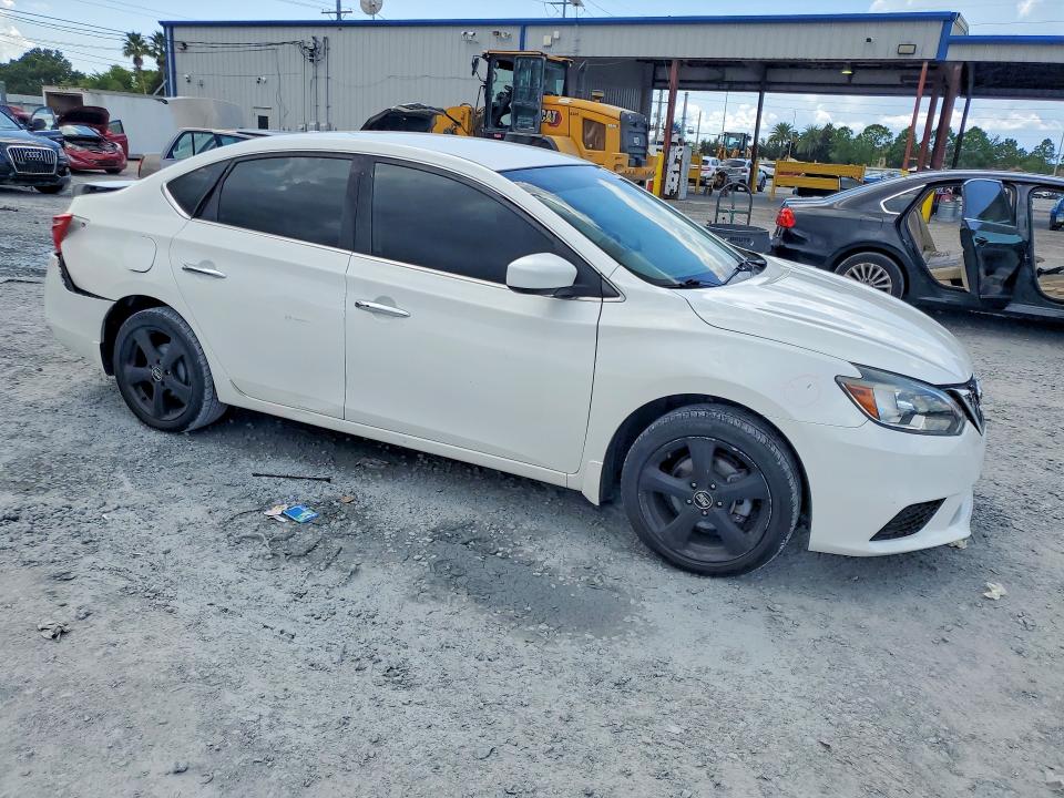 Photo 4 from auction – 2016 NISSAN SENTRA with VIN 3N1AB7AP1GL675410
