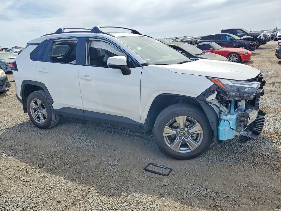 Photo 4 from auction – 2022 TOYOTA RAV4 with VIN 2T3W1RFV3NC206044