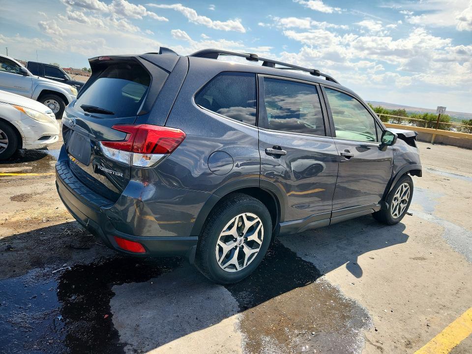 Photo 3 from auction – 2021 SUBARU FORESTER with VIN JF2SKAJC3MH448839