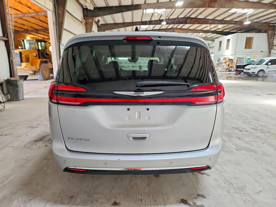 Photo 6 from auction – 2024 CHRYSLER PACIFICA with VIN 2C4RC1BG2RR148121