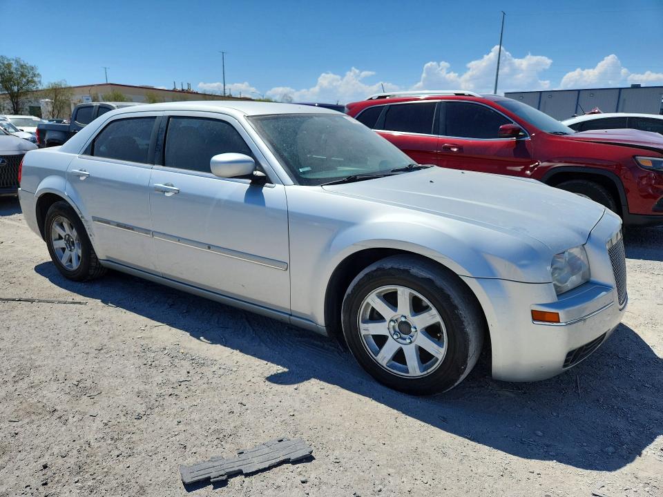 Photo 4 from auction – 2005 CHRYSLER 300 with VIN 2C3JA53G05H583250