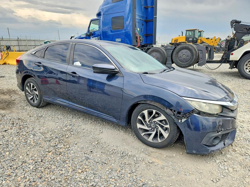 Photo 4 from auction – 2017 HONDA CIVIC with VIN 19XFC2F88HE058743