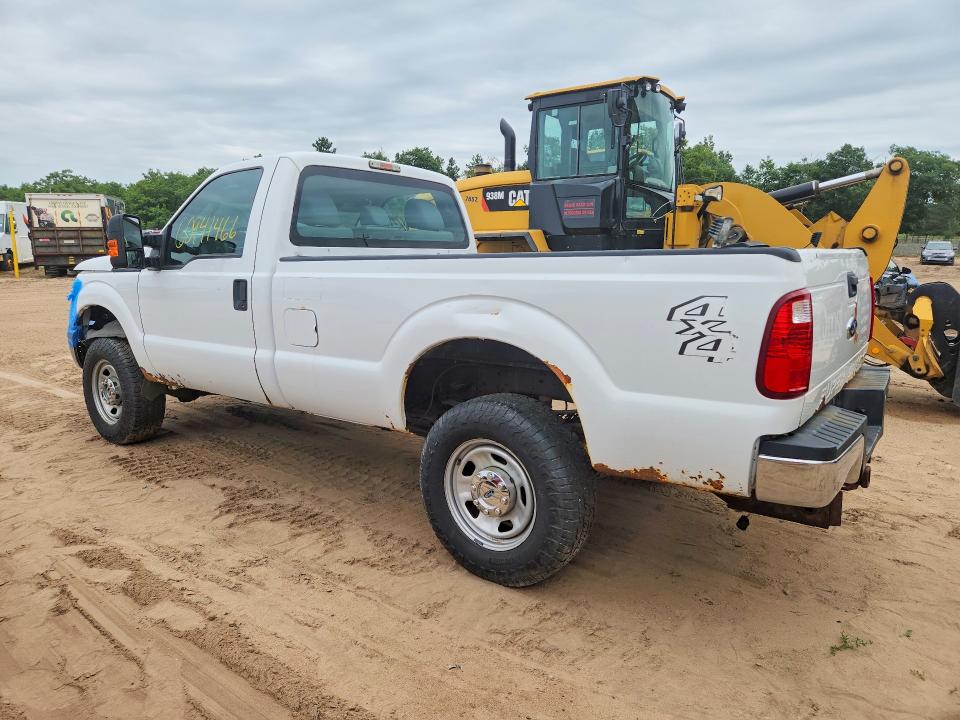 Foto 2 de la subasta – 2016 FORD F350 con VIN 1FTRF3B69GEB07182