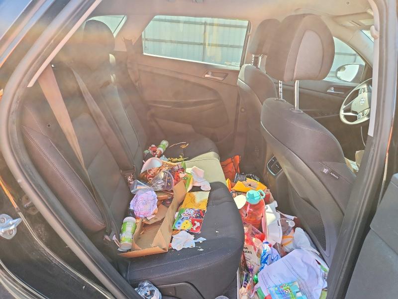 Photo 11 from auction – 2017 HYUNDAI TUCSON with VIN KM8J3CA29HU371901