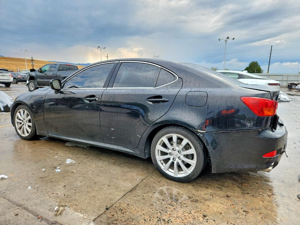 Photo 2 from auction – 2006 LEXUS IS with VIN JTHCK262762005297
