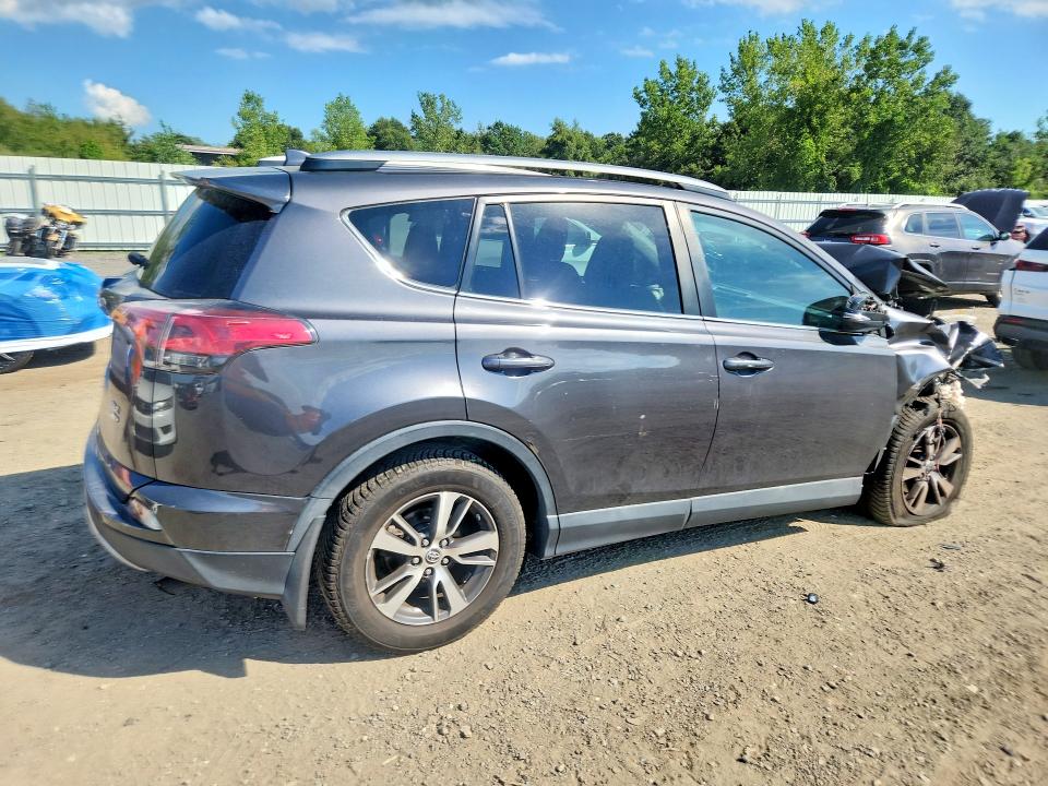 Снимка 3 от търг – 2018 TOYOTA RAV4 с VIN 2T3RFREV2JW720492