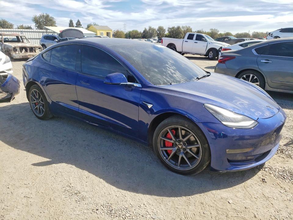 Снимка 4 от търг – 2019 TESLA MODEL 3 с VIN 5YJ3E1EB4KF464962