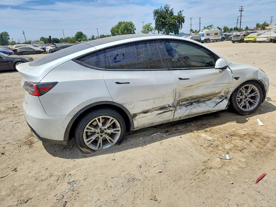 Фото 3 с аукциона – 2021 TESLA MODEL Y с VIN 5YJYGDEE4MF086494