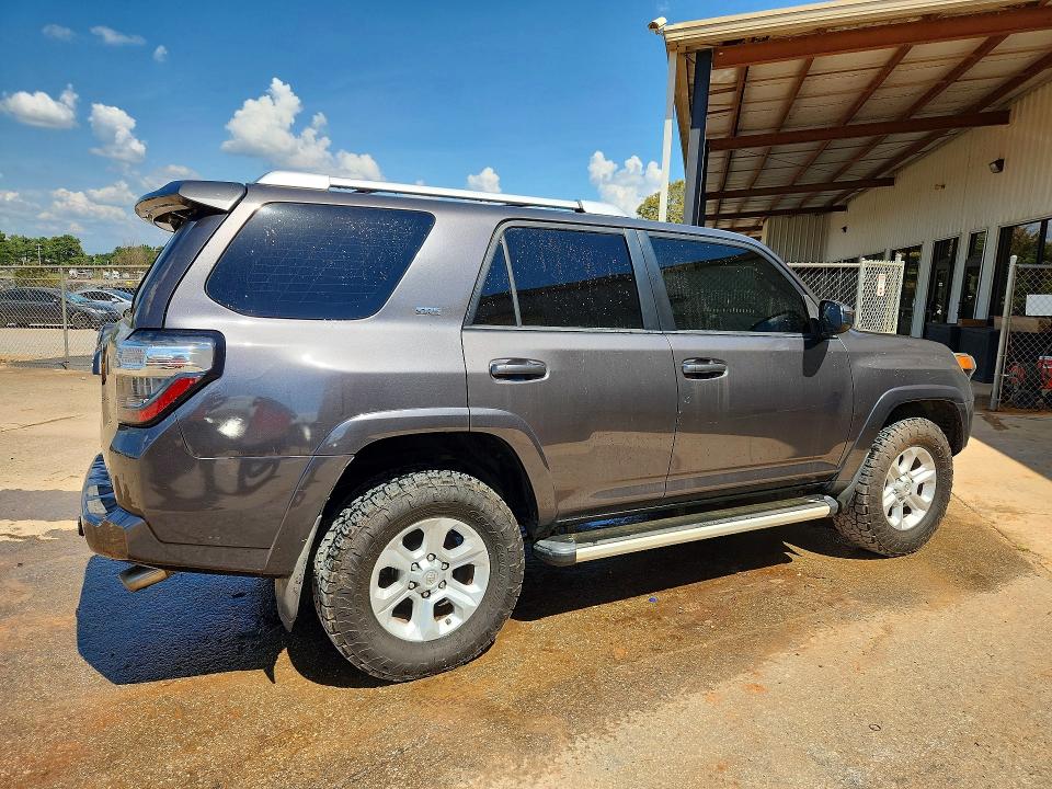 Photo 3 from auction – 2017 TOYOTA 4RUNNER with VIN JTEBU5JRXH5457965