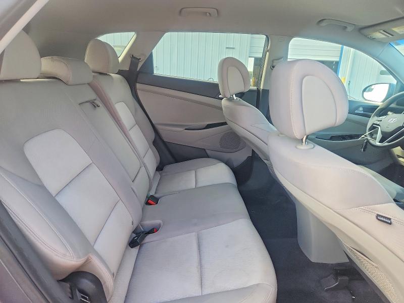 Photo 10 from auction – 2016 HYUNDAI TUCSON with VIN KM8J33A43GU118508