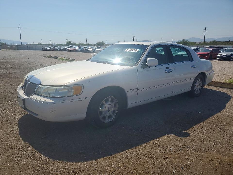 2001 LINCOLN TOWN CAR
